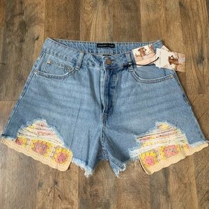 NWT! Sincerely Jules women’s denim shorts, size 3/25